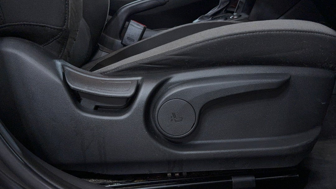 2019 Hyundai Kona Active (FWD), Automatic, 96333 km, Drivers Side Adjustment Panel