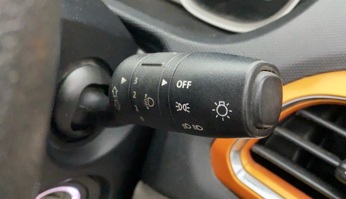 2016 Tata Tiago XZ PETROL, Petrol, Manual, 1,42,521 km, Combination switch - Turn Indicator not functional