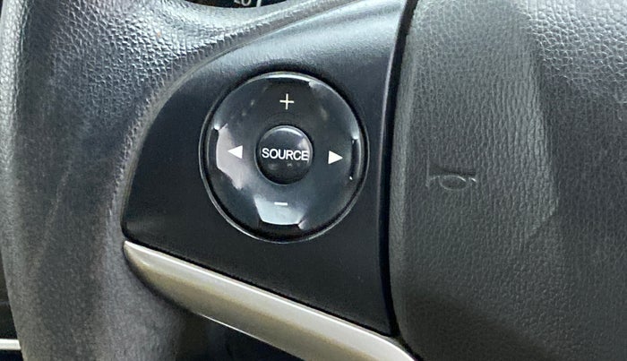 2018 Honda WR-V 1.5 i-DTEC VX MT, Diesel, Manual, 42,130 km, Steering wheel - Sound system control not functional