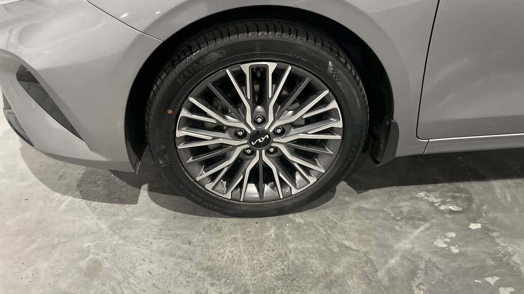 2024 Kia Cerato Sport+, Automatic, 40567 km, Left Front Wheel