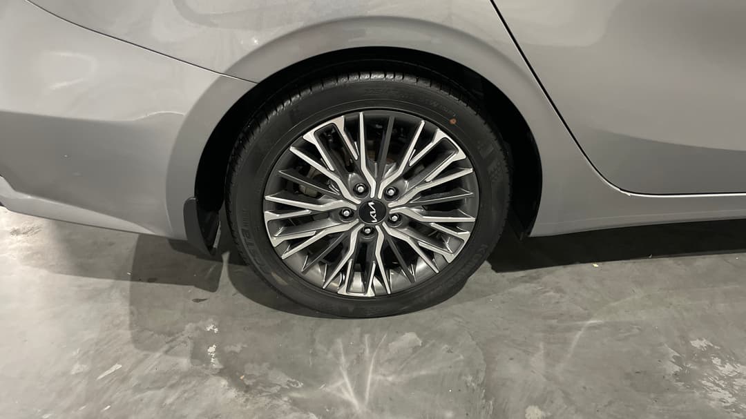 2024 Kia Cerato Sport+, Automatic, 40567 km, Right Rear Wheel