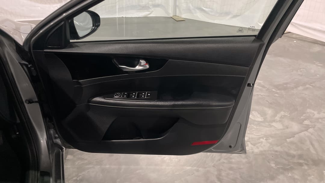 2024 Kia Cerato Sport+, Automatic, 40567 km, Speaker View