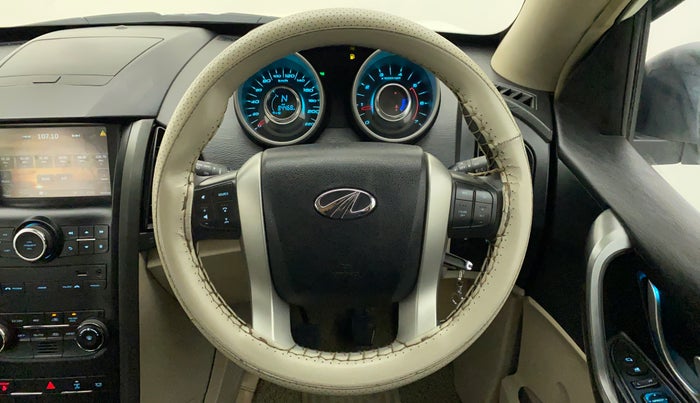 2016 Mahindra XUV500 W6, Diesel, Manual, 84,468 km, Steering Wheel Close Up
