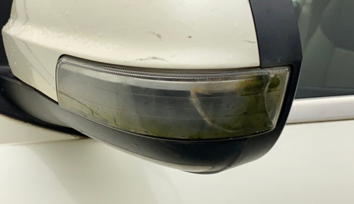 2016 Mahindra XUV500 W6, Diesel, Manual, 84,468 km, Left rear-view mirror - Indicator light has minor damage