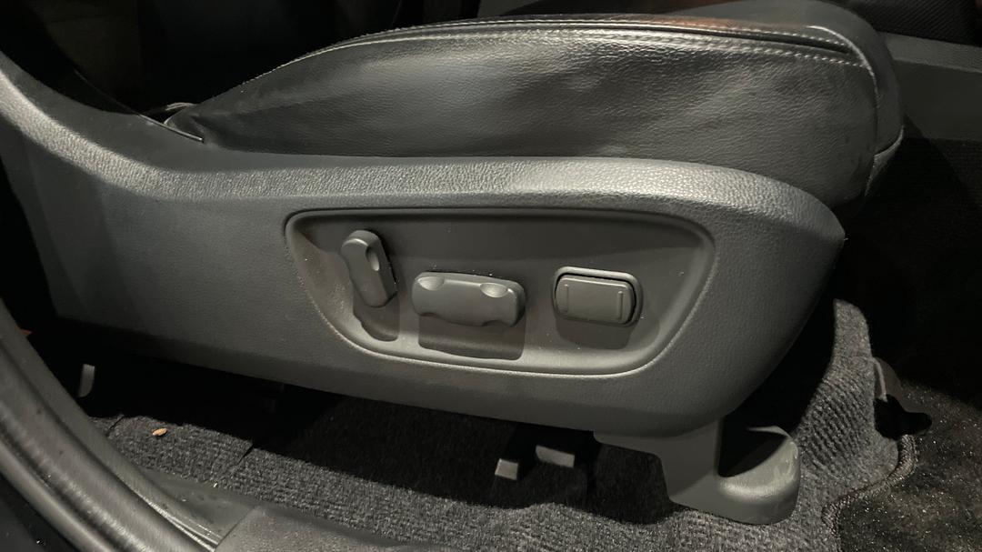 2023 Mitsubishi Pajero Sport Gsr (4WD) 7 Seat, Automatic, 35355 km, Drivers Side Adjustment Panel