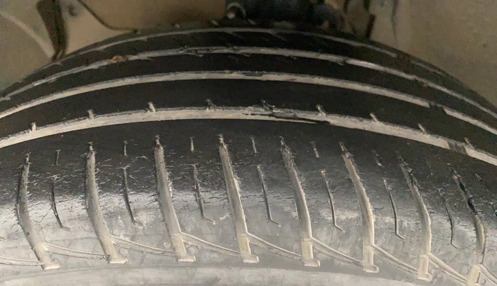 2018 Renault Duster RXL PETROL, Petrol, Manual, 52,382 km, Left Front Tyre Tread