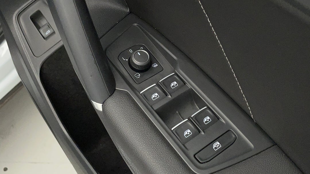 2018 Volkswagen Tiguan Allspace 162 Tsi Highline, Automatic, 95490 km, Drivers Side Door Panel Controls