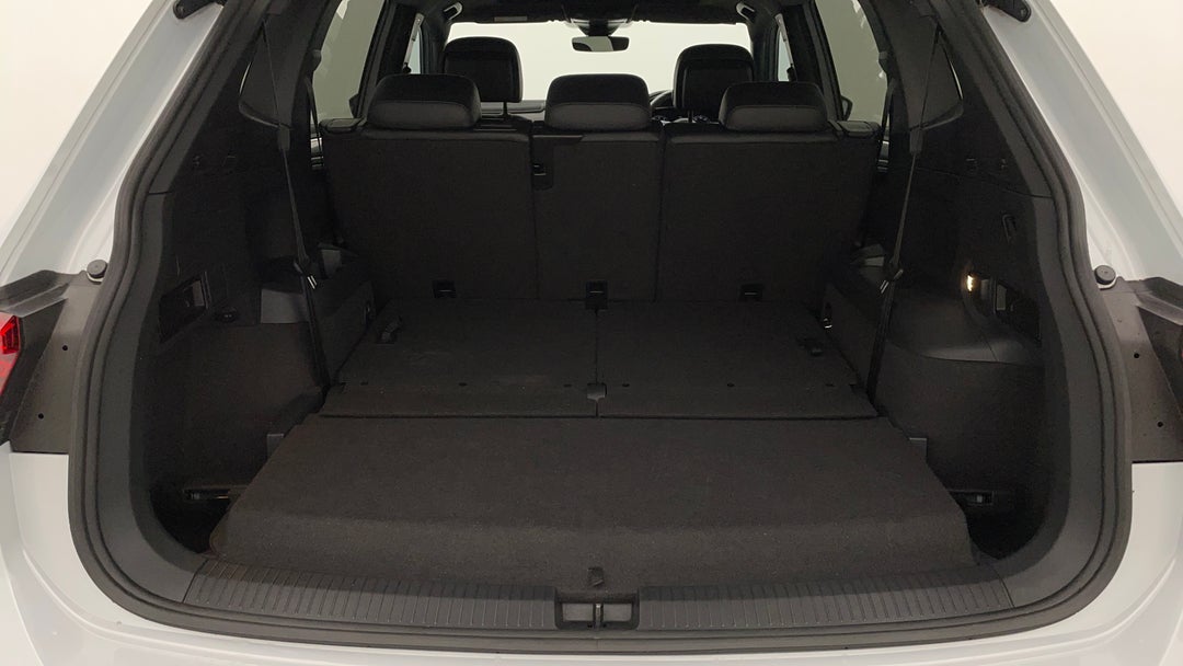 2018 Volkswagen Tiguan Allspace 162 Tsi Highline, Automatic, 95490 km, Boot Inside View