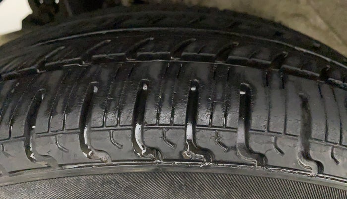2017 Maruti Wagon R 1.0 VXI, Petrol, Manual, 13,920 km, Right Rear Tyre Tread