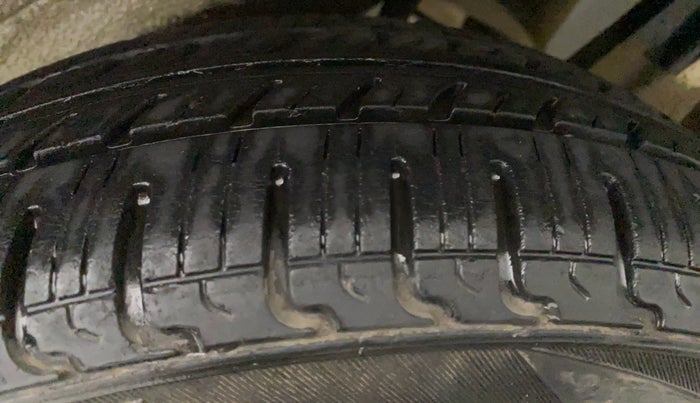 2017 Maruti Wagon R 1.0 VXI, Petrol, Manual, 13,920 km, Left Rear Tyre Tread