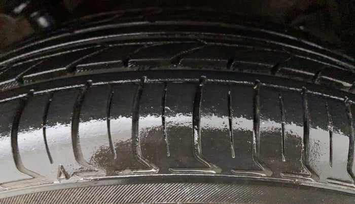 2015 Maruti Celerio VXI d, Petrol, Manual, 75,957 km, Left Front Tyre Tread