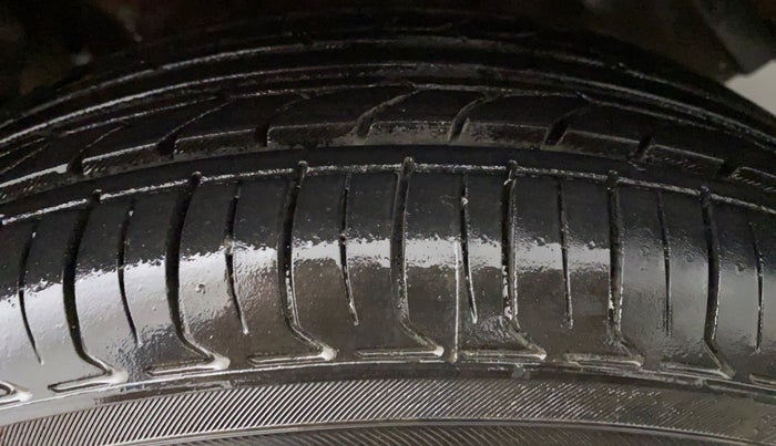2015 Maruti Celerio VXI d, Petrol, Manual, 75,957 km, Left Rear Tyre Tread