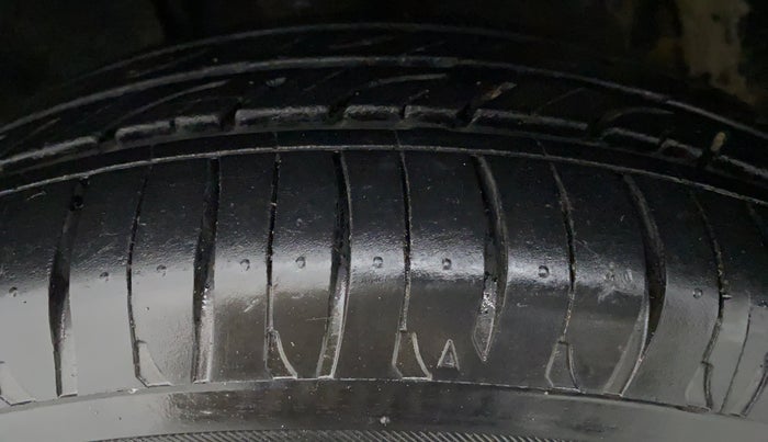 2018 Maruti IGNIS ZETA 1.2 K12, Petrol, Manual, 65,508 km, Left Front Tyre Tread
