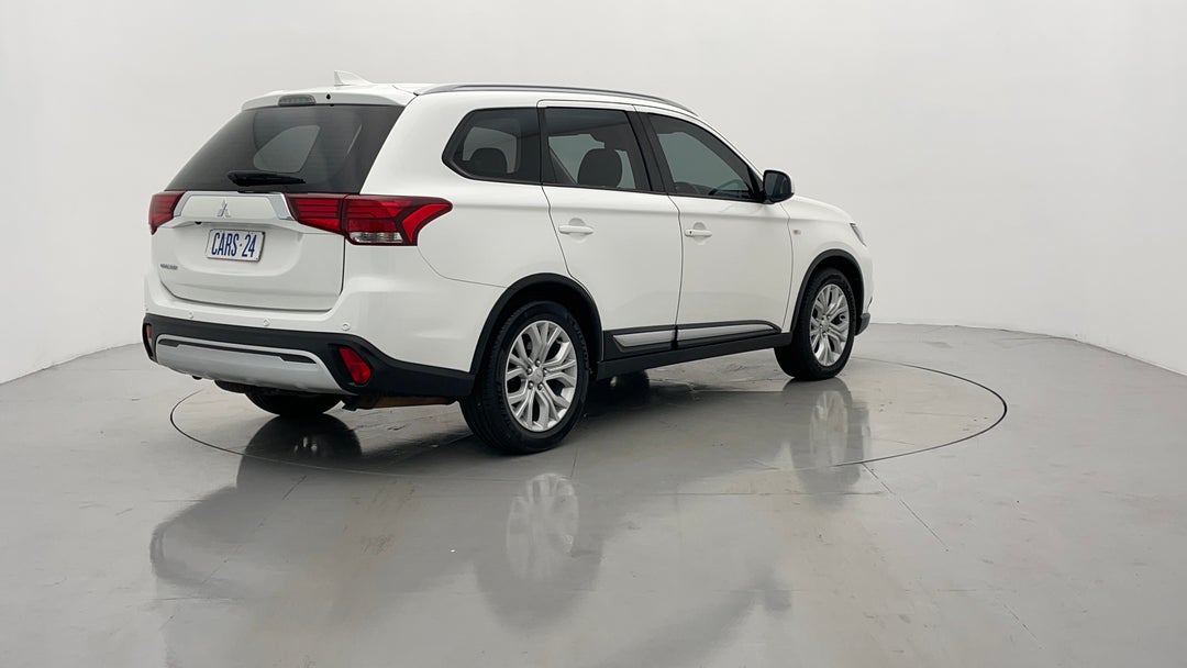 Right Back Diagonal (45- Degree) View