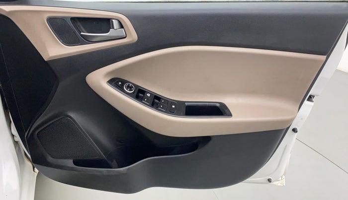 2015 Hyundai Elite i20 SPORTZ 1.2, Petrol, Manual, 43,888 km, Driver Side Door Panels Control