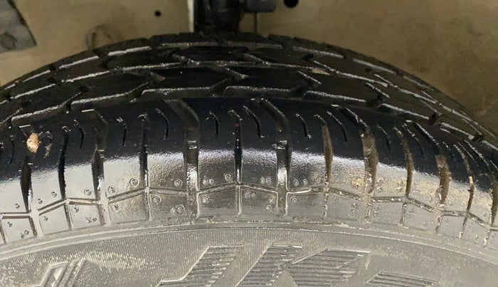 2016 Maruti Swift Dzire VXI, Petrol, Manual, 42,442 km, Left Front Tyre Tread