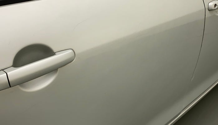 2016 Maruti Swift Dzire VXI, Petrol, Manual, 42,442 km, Right rear door - Minor scratches