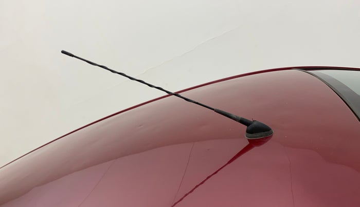 2011 Maruti Ritz VXI, Petrol, Manual, 75,210 km, Roof - Antenna has minor damage