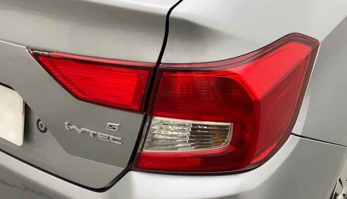 2019 Honda Amaze 1.2L I-VTEC S, Petrol, Manual, 21,839 km, Right tail light - Minor damage