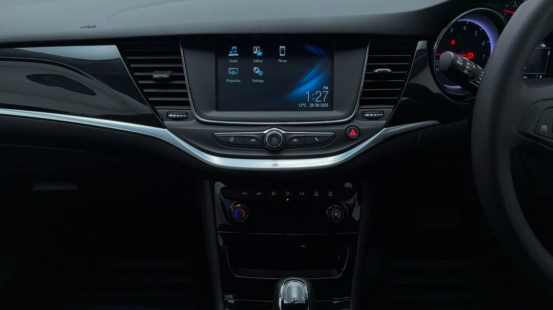 2017 Holden Astra R, Automatic, 39281 km, Center Console