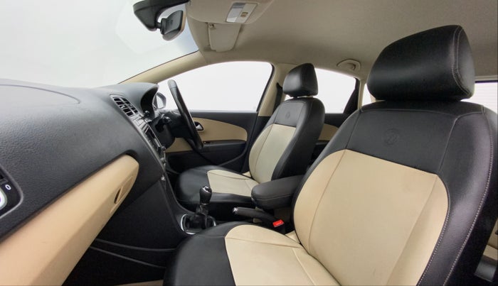 2016 Volkswagen Polo HIGHLINE1.2L, Petrol, Manual, 1,08,350 km, Right Side Front Door Cabin