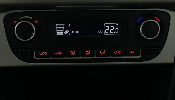 2016 Volkswagen Polo HIGHLINE1.2L, Petrol, Manual, 1,08,350 km, Automatic Climate Control