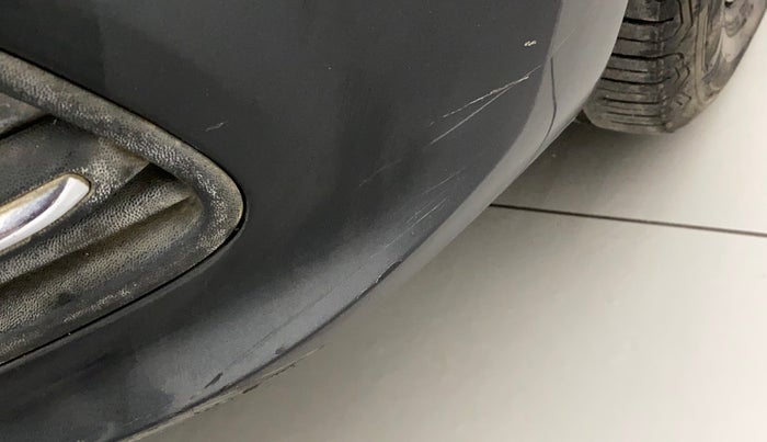 2016 Volkswagen Polo HIGHLINE1.2L, Petrol, Manual, 1,08,350 km, Front bumper - Minor scratches