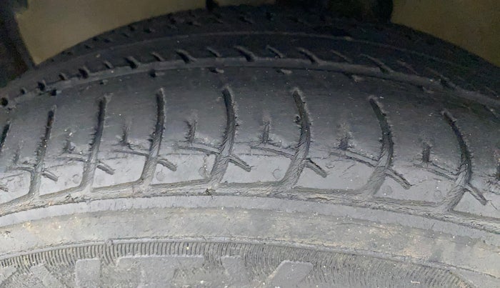 2018 Maruti Celerio VXI (O), Petrol, Manual, 42,817 km, Left Front Tyre Tread