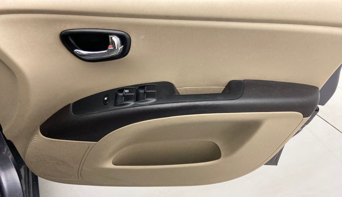 2015 Hyundai i10 SPORTZ 1.1, Petrol, Manual, 54,944 km, Driver Side Door Panels Control