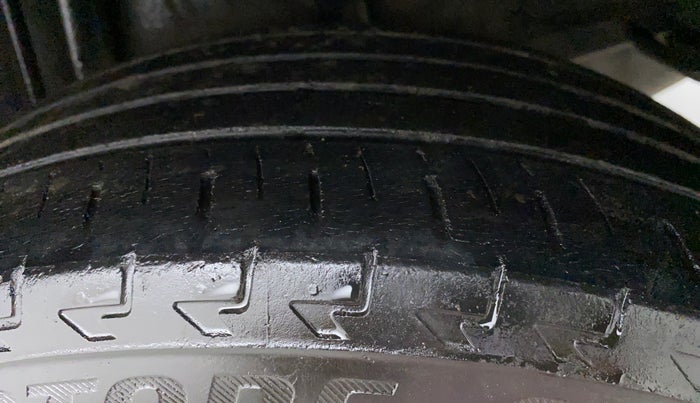 2017 Honda WR-V 1.5 i-DTEC VX MT, Diesel, Manual, 55,632 km, Left Rear Tyre Tread
