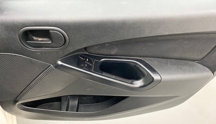 2015 Ford Figo 1.2 EXI DURATEC, Petrol, Manual, 76,175 km, Driver Side Door Panels Control