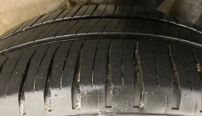 2015 Ford Figo 1.2 EXI DURATEC, Petrol, Manual, 76,175 km, Left Rear Tyre Tread