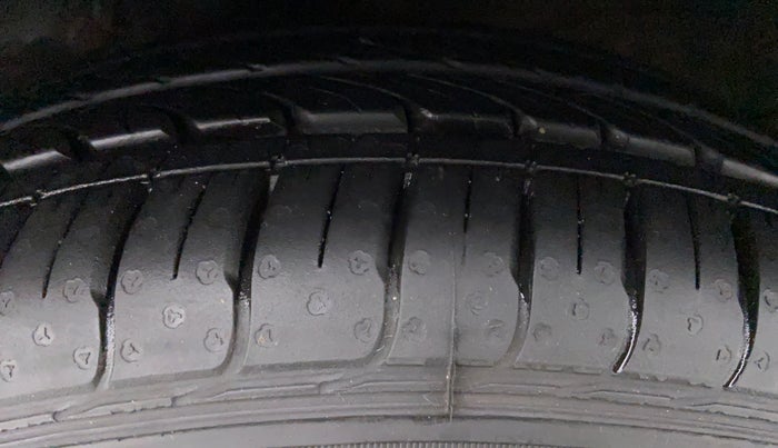 2014 Hyundai Grand i10 SPORTZ 1.2 KAPPA VTVT, Petrol, Manual, 58,364 km, Left Rear Tyre Tread