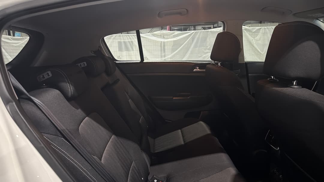 2017 Kia Sportage Si (FWD), Automatic, 98877 km, Right Side Rear Door Cabin View