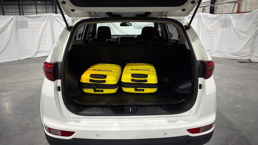 2017 Kia Sportage Si (FWD), Automatic, 98877 km, Boot Inside View with Luggage