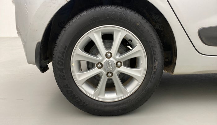 2015 Hyundai Grand i10 ASTA 1.2 AT VTVT, Petrol, Automatic, 56,507 km, Right Rear Wheel