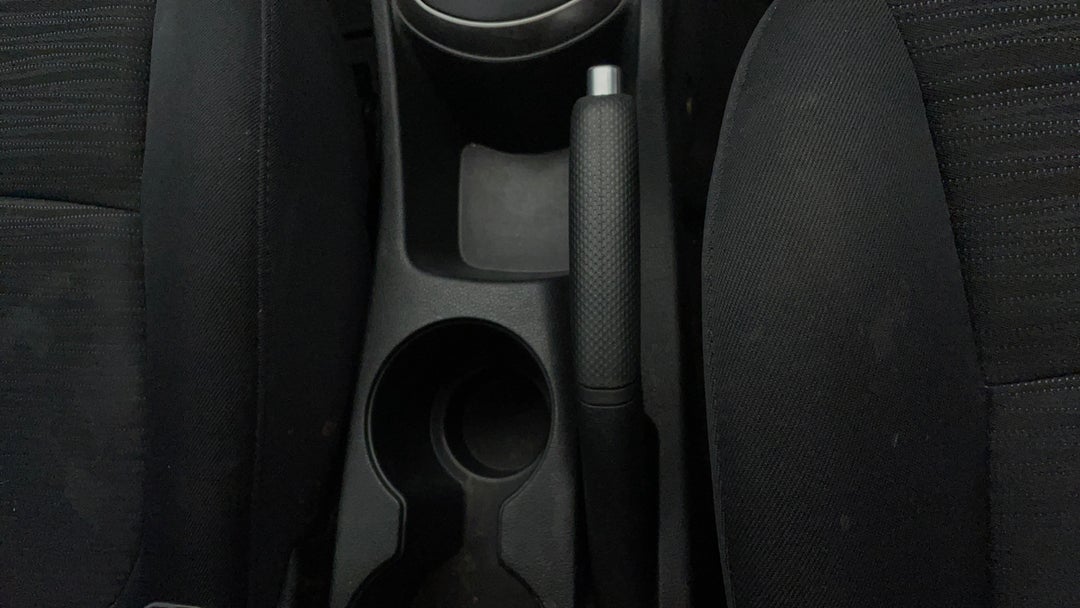 2015 Hyundai Accent Active, Automatic, 64877 km, Handbrake