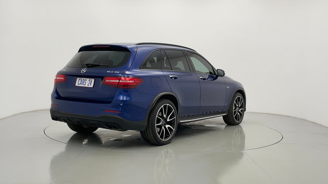 Right Back Diagonal (45- Degree) View