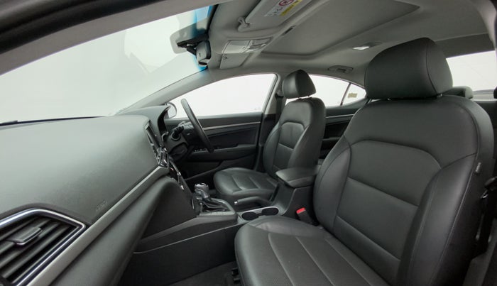 2017 Hyundai New Elantra 2.0 SX(O) AT PETROL, Petrol, Automatic, 24,519 km, Right Side Front Door Cabin