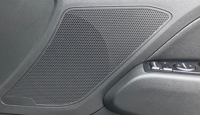 2017 Hyundai New Elantra 2.0 SX(O) AT PETROL, Petrol, Automatic, 24,519 km, Speaker