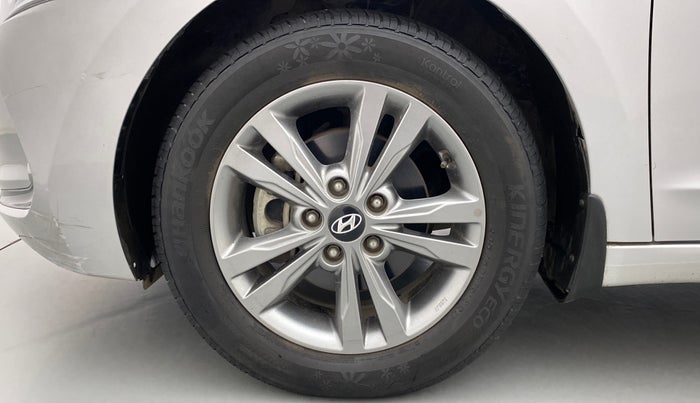 2017 Hyundai New Elantra 2.0 SX(O) AT PETROL, Petrol, Automatic, 24,519 km, Left Front Wheel