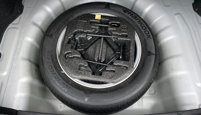 2017 Hyundai New Elantra 2.0 SX(O) AT PETROL, Petrol, Automatic, 24,519 km, Spare Tyre