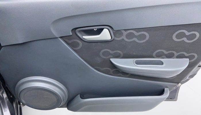 2015 Maruti Alto 800 LXI, Petrol, Manual, 32,560 km, Driver Side Door Panel Controls