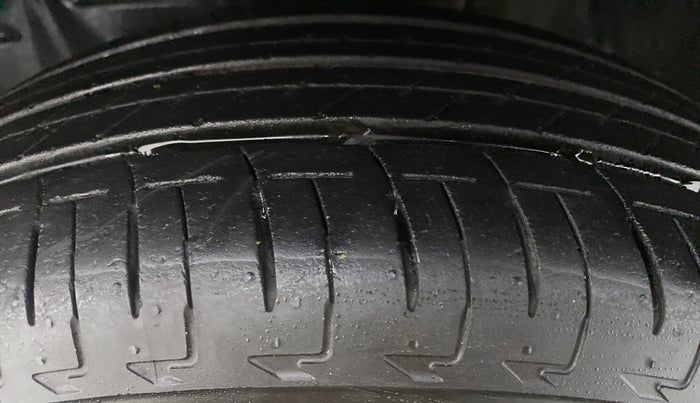2012 Toyota Etios Liva G, Petrol, Manual, 47,223 km, Left Front Tyre Tread