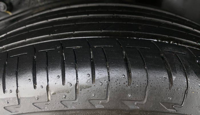 2012 Toyota Etios Liva G, Petrol, Manual, 47,223 km, Left Rear Tyre Tread