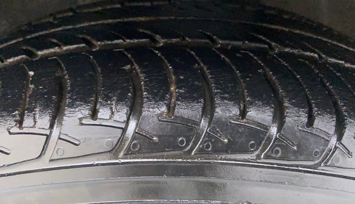 2015 Maruti Celerio ZXI AMT, Petrol, Automatic, 46,381 km, Left Front Tyre Tread