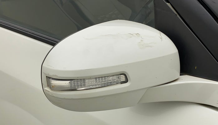 2016 Maruti Swift Dzire ZXI, Petrol, Manual, 82,298 km, Right rear-view mirror - Minor scratches