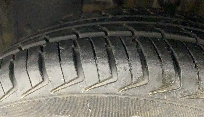 2018 Datsun Redi Go A, Petrol, Manual, 21,325 km, Left Front Tyre Tread