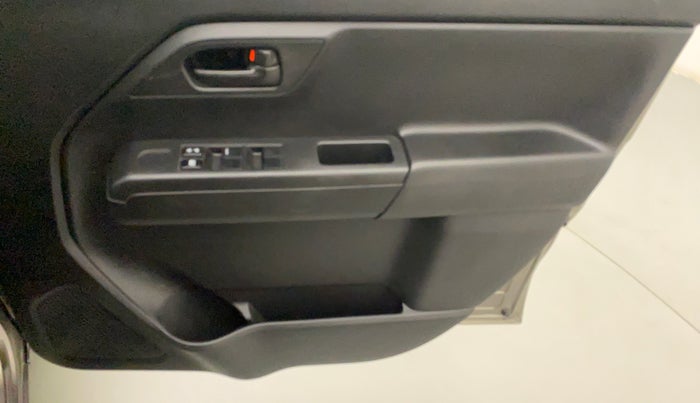 2021 Maruti New Wagon-R LXI 1.0, Petrol, Manual, 9,219 km, Driver Side Door Panels Control
