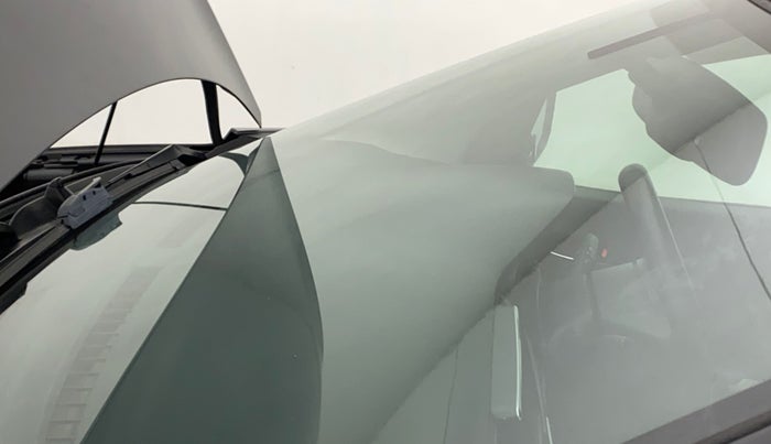 2017 Maruti Baleno ALPHA PETROL 1.2, Petrol, Manual, 55,360 km, Front windshield - Minor spot on windshield